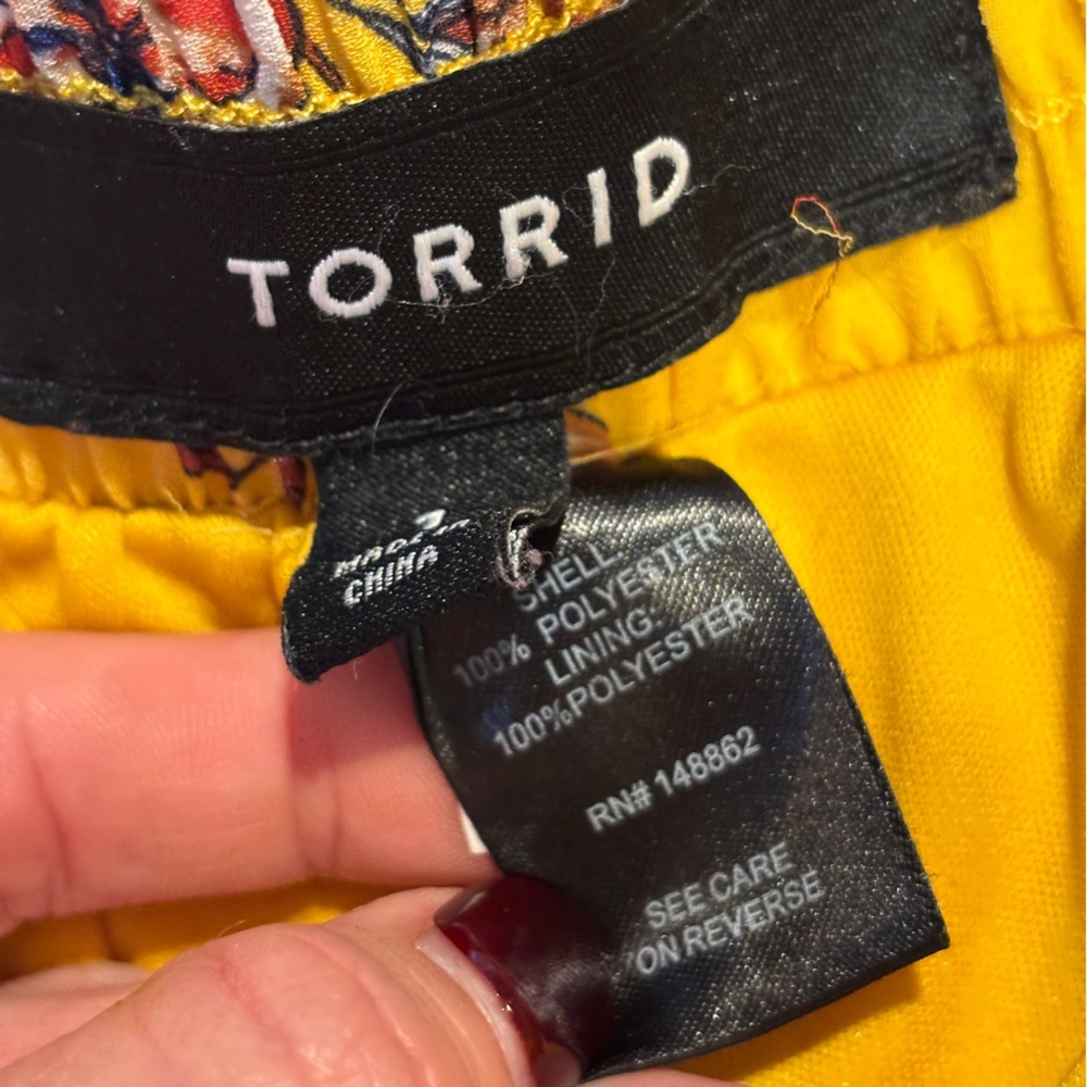 Torrid - Wide Leg Pants Yellow Floral Chiffon Semi Sheer with Short - Size 1 - Picture 7 of 13